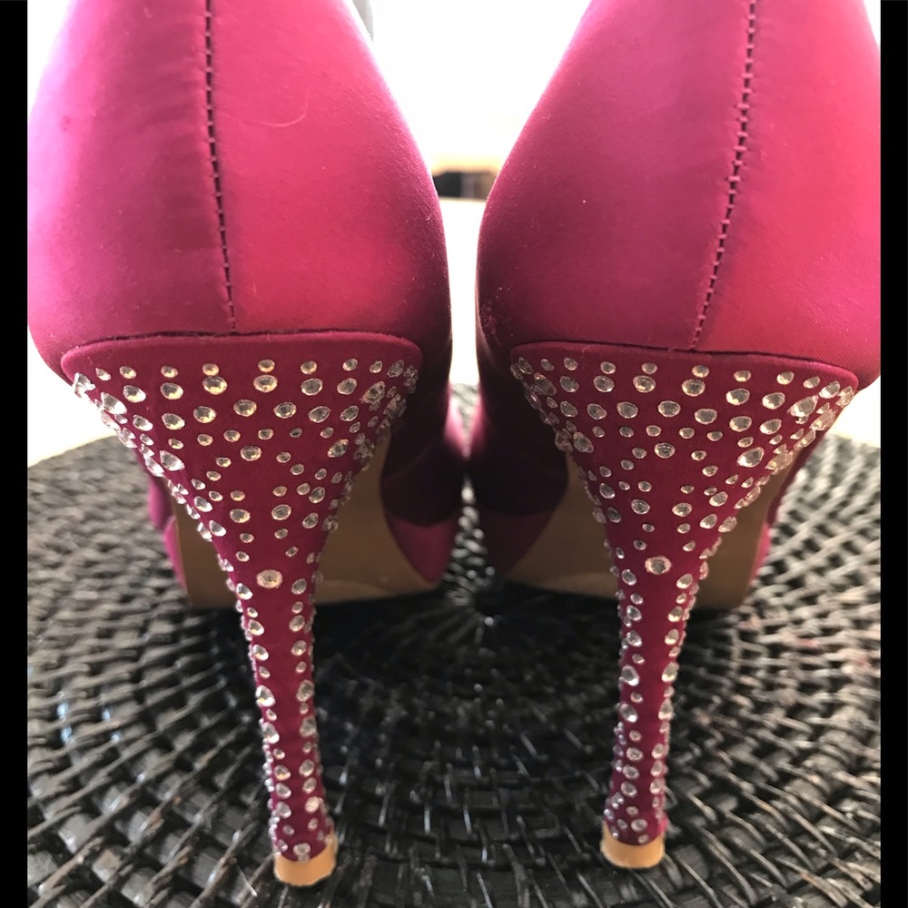 OLSENBOYE Rhinestone STUDDED Sz 8M HEELS
